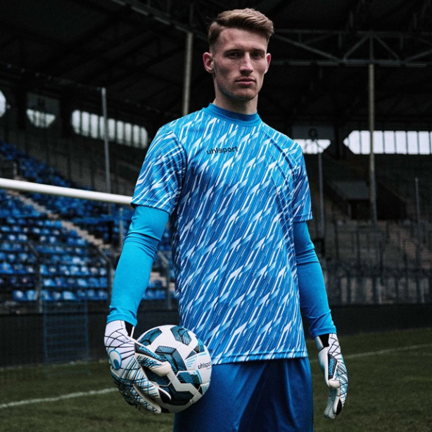 Вратарские перчатки Uhlsport Absolutgrip Tight HN